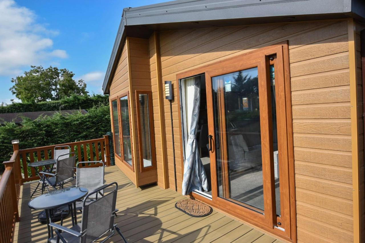 Rowan A Welcoming Countryside Lodge Ryde  Exterior photo